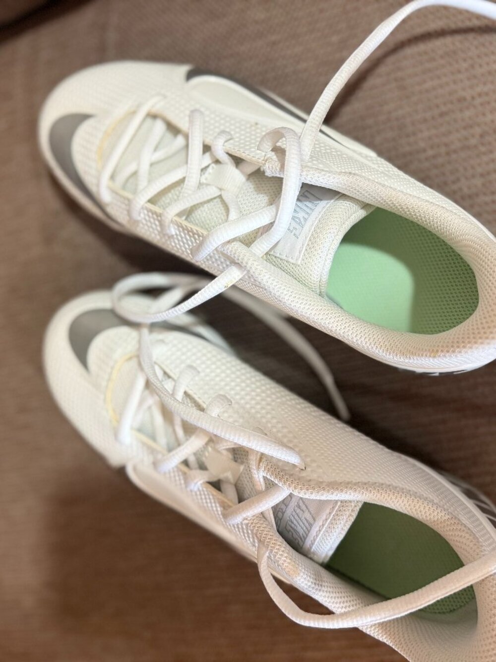 Nike Alpha Huarache 8 Lacrosse Cleats White Silver Youth Size 6Y